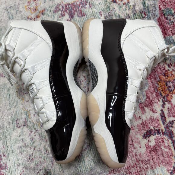 Nike Air Jordan 11 Neapolitan - Picture 11 of 11